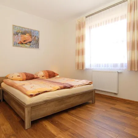- Rezydencja Sienkiewicza Apartment *